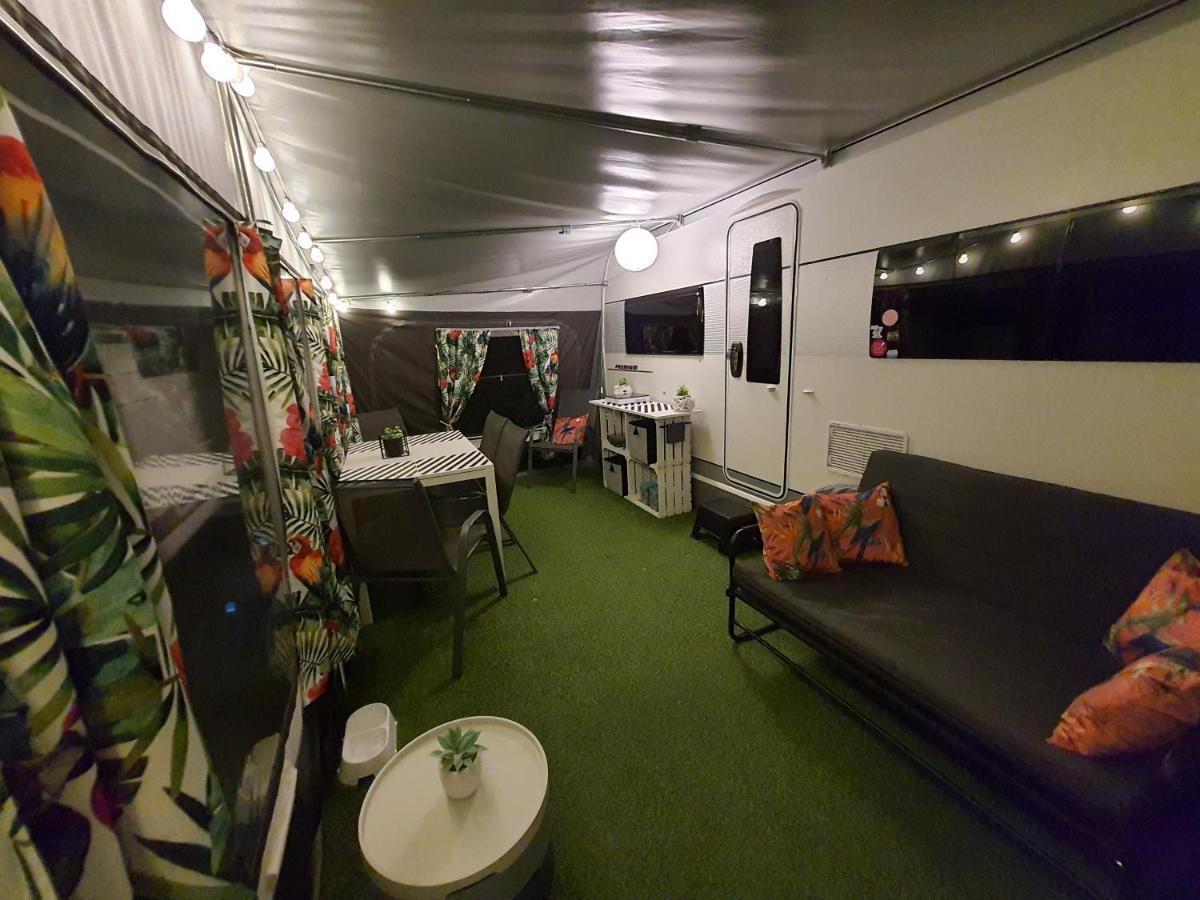 Jastarnia " Hobby Pod Papugami " Hotel Екстериор снимка