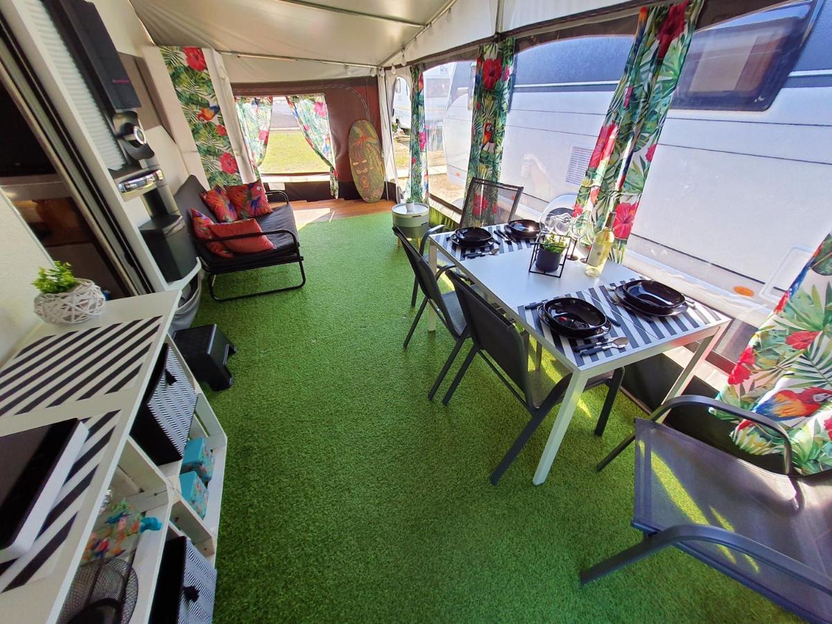 Jastarnia " Hobby Pod Papugami " Hotel Екстериор снимка