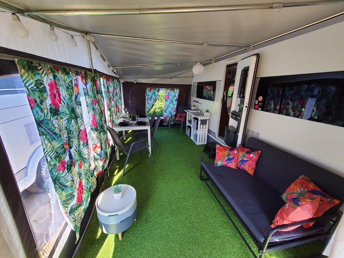 Jastarnia " Hobby Pod Papugami " Hotel Екстериор снимка